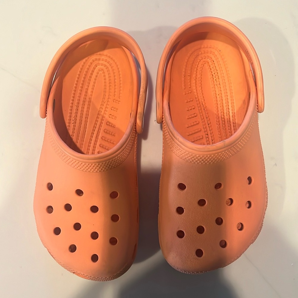 Crocs Kids- Peach/Coral